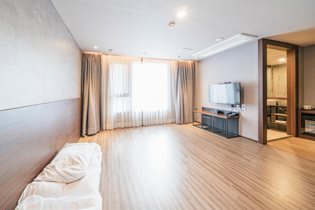 Hotel With City Jeju Ngoại thất bức ảnh